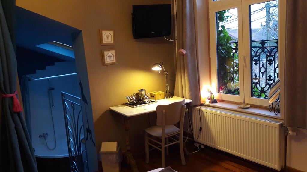 Bed & Breakfast Le Bonimenteur Charleroi