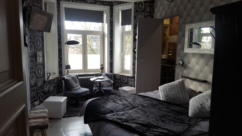 Le Bonimenteur Bed & Breakfast *