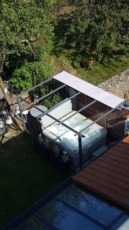 Le Bonimenteur Bed & Breakfast